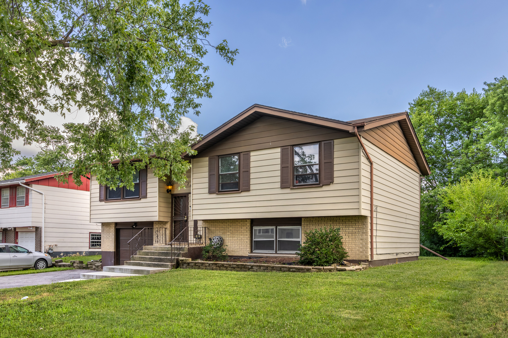 3425 Birchwood Drive, Hazel Crest, IL 60429