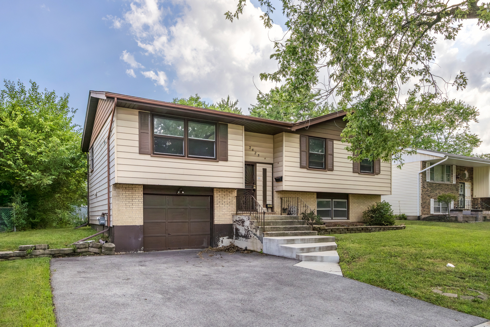 3425 Birchwood Drive, Hazel Crest, IL 60429