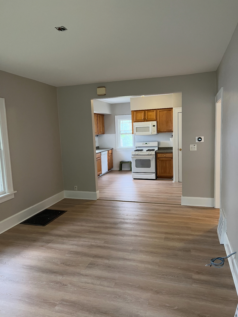 713 E Elmwood Avenue, West Chicago, IL 60185