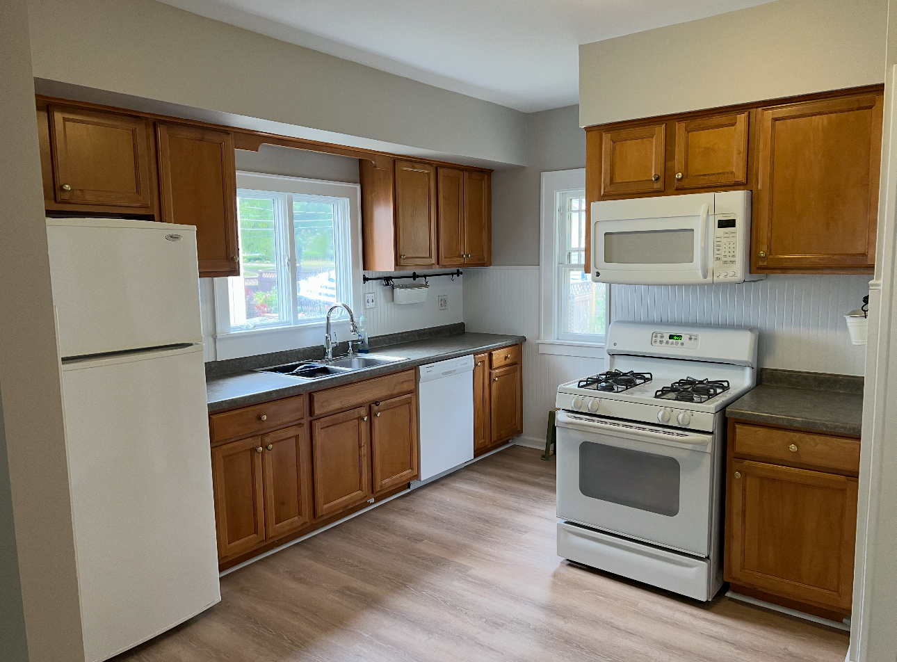 713 E Elmwood Avenue, West Chicago, IL 60185