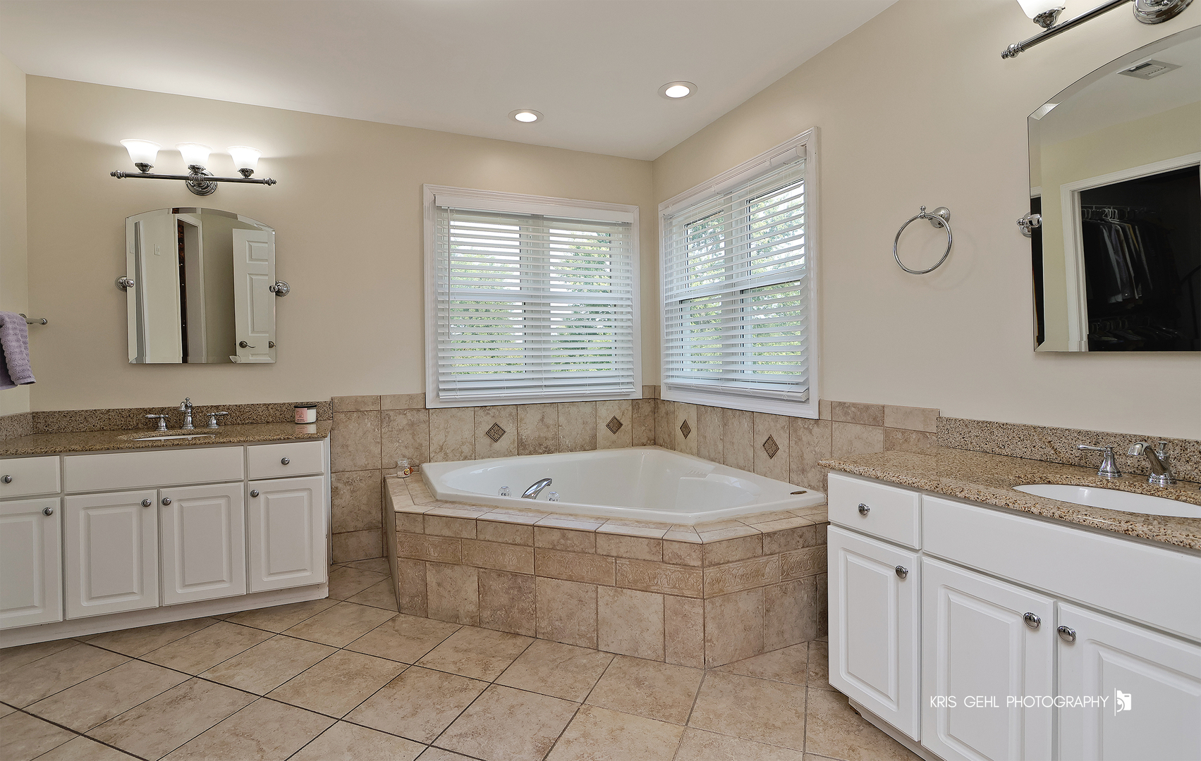 1 SANDPIPER Lane, Hawthorn Woods, IL 60047