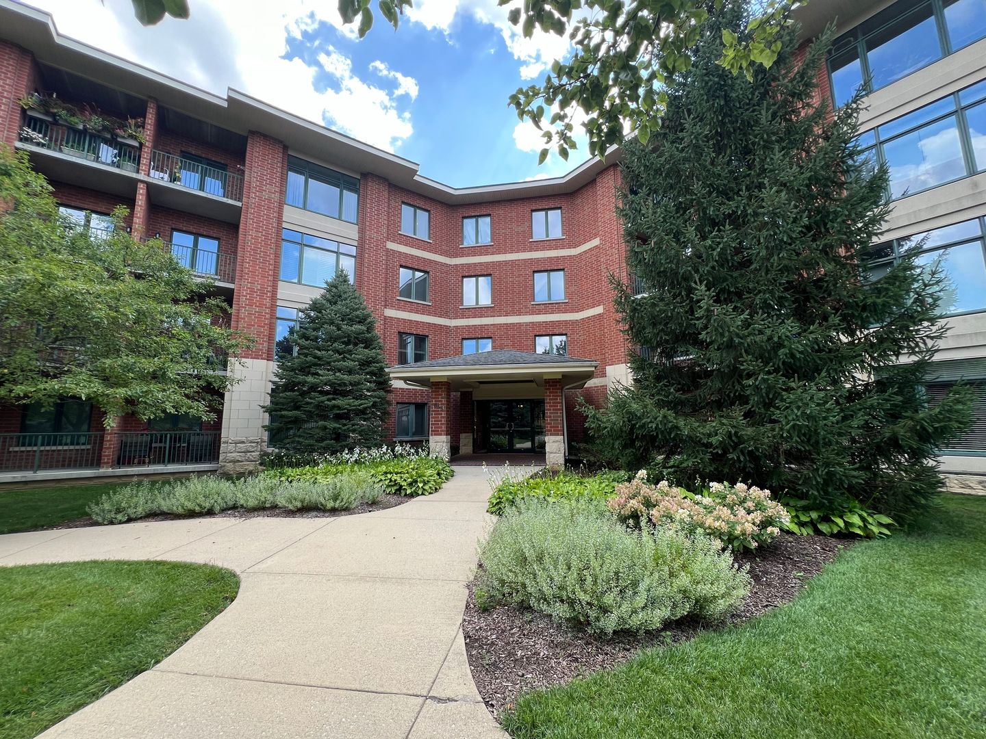 855 E 22nd Street #206, Lombard, IL 60148