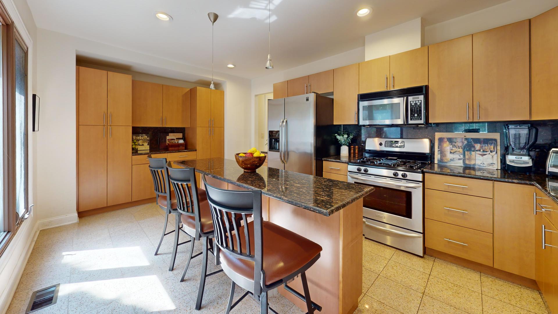 3229 N Volz Drive, Arlington Heights, IL 60004