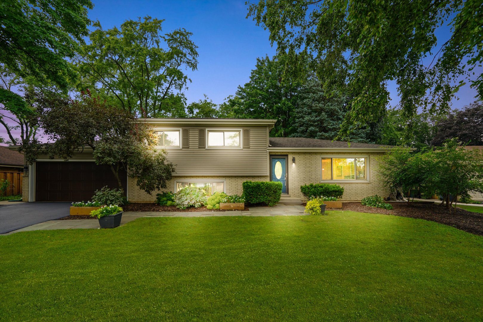 5N260 Eagle Terrace, Itasca, IL 60143