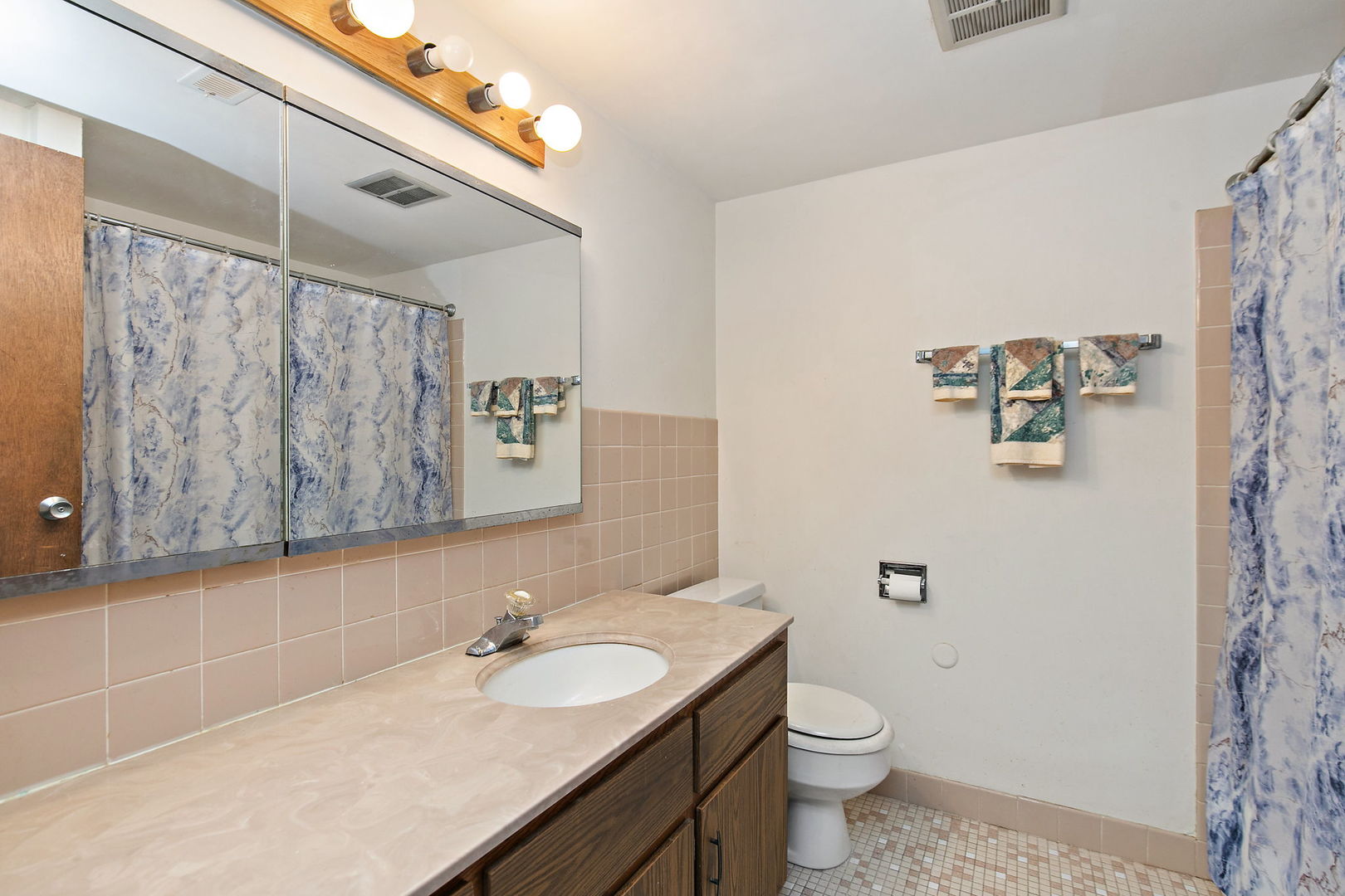 5s100 Pebblewood Lane #E6, Naperville, IL 60563