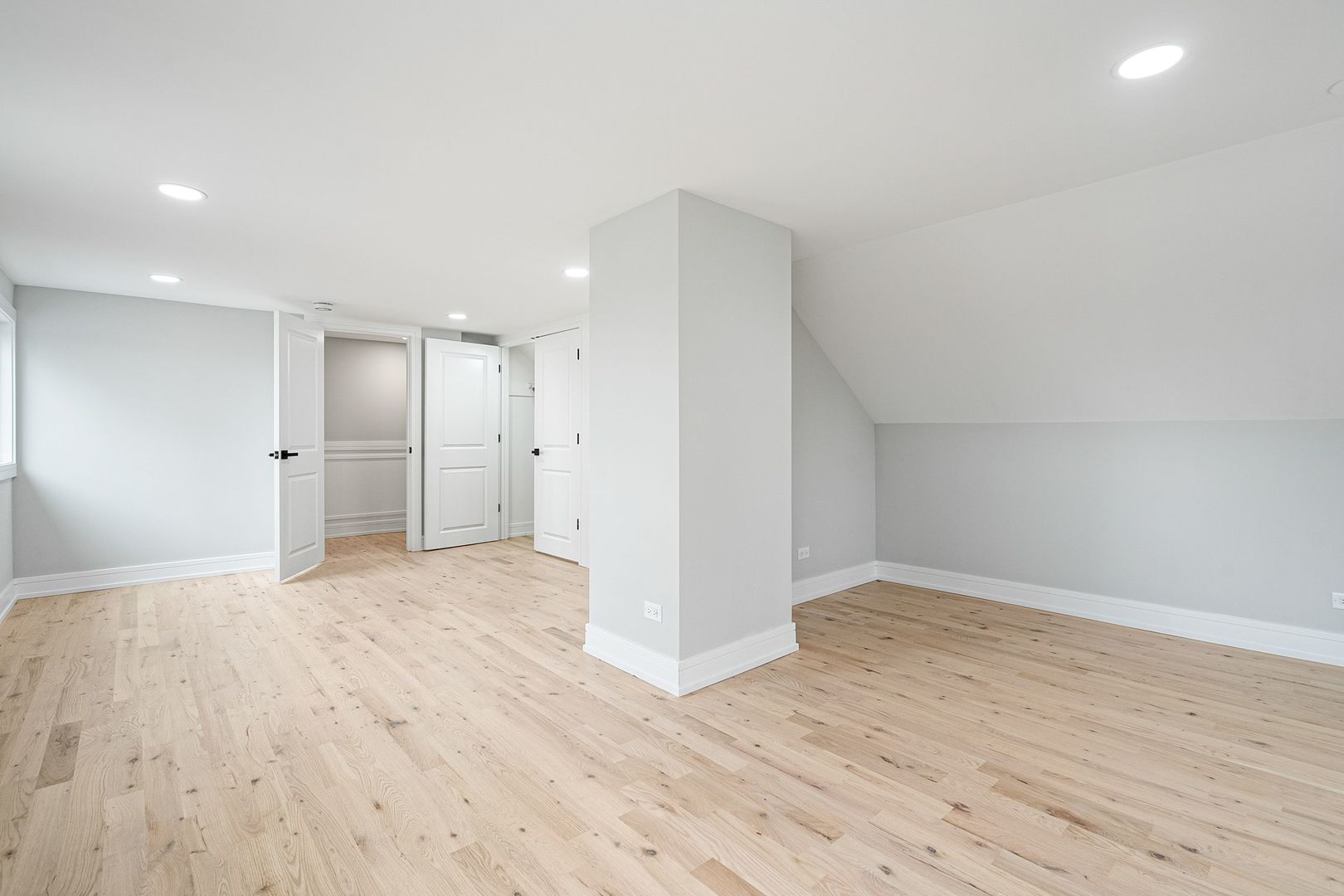 10321 S 73rd Street, Palos Hills, IL 60465