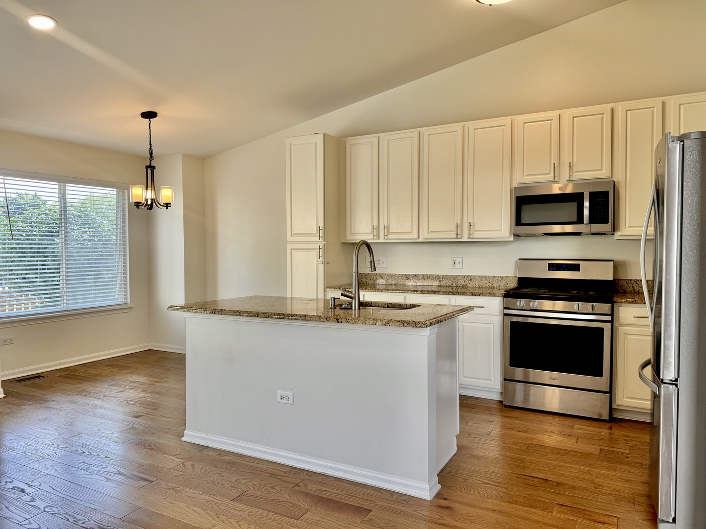 1825 RED BUD Road, Bolingbrook, IL 60490