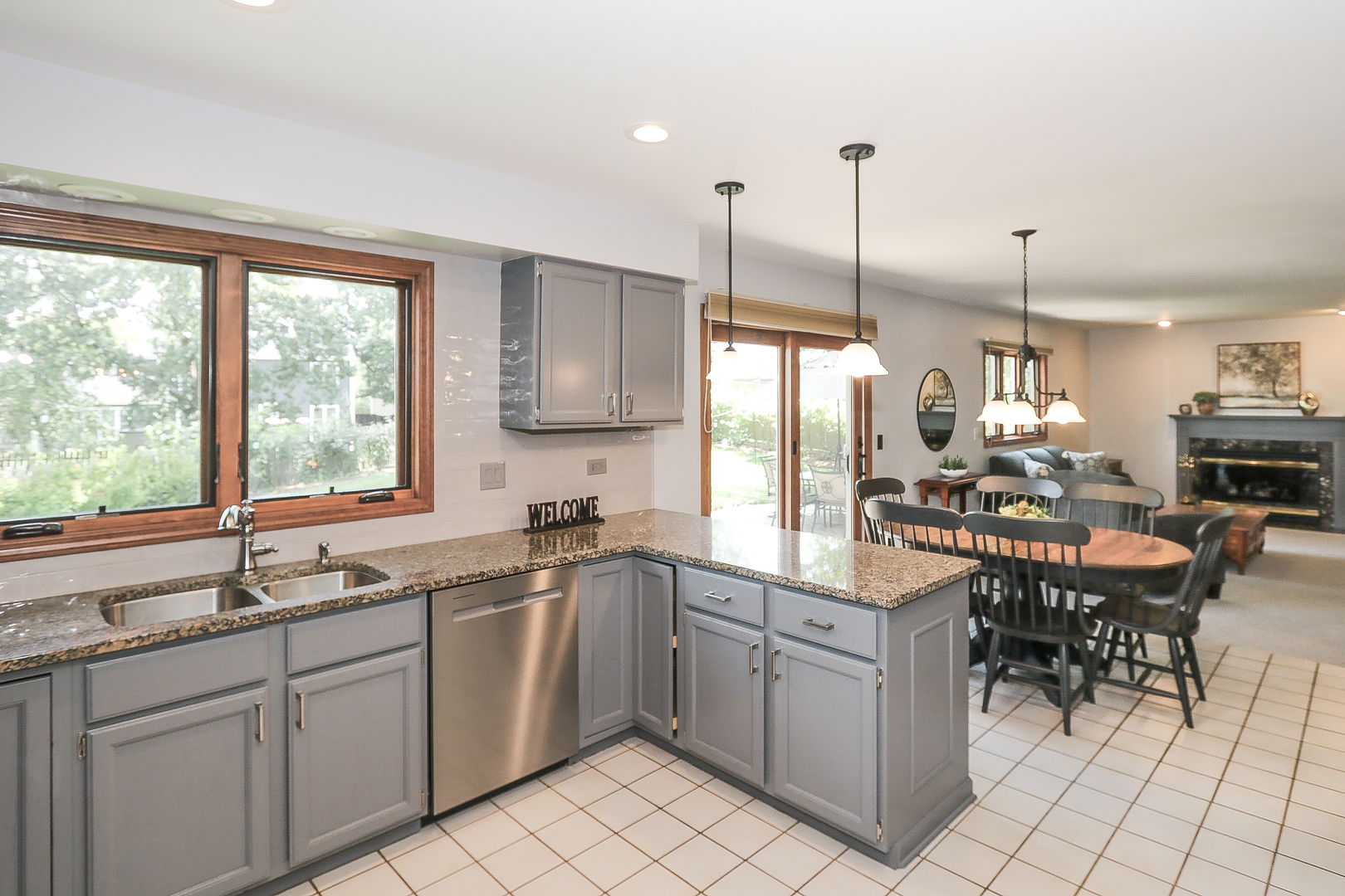 135 Richmond Court, Roselle, IL 60172