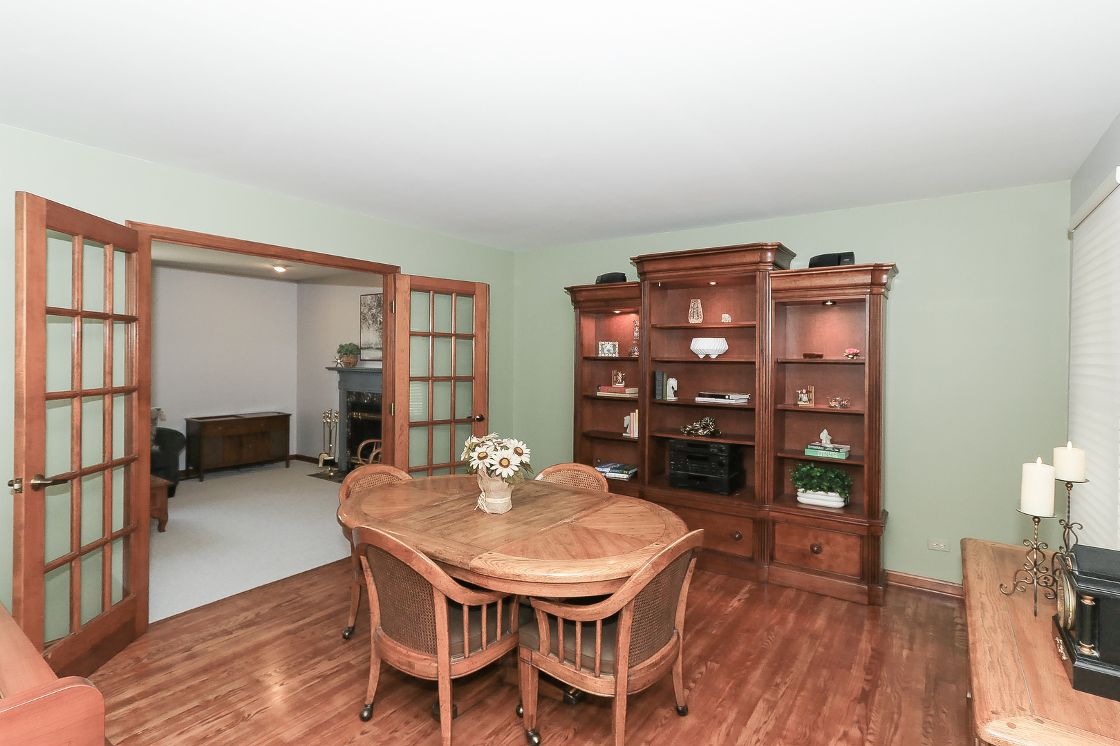 135 Richmond Court, Roselle, IL 60172