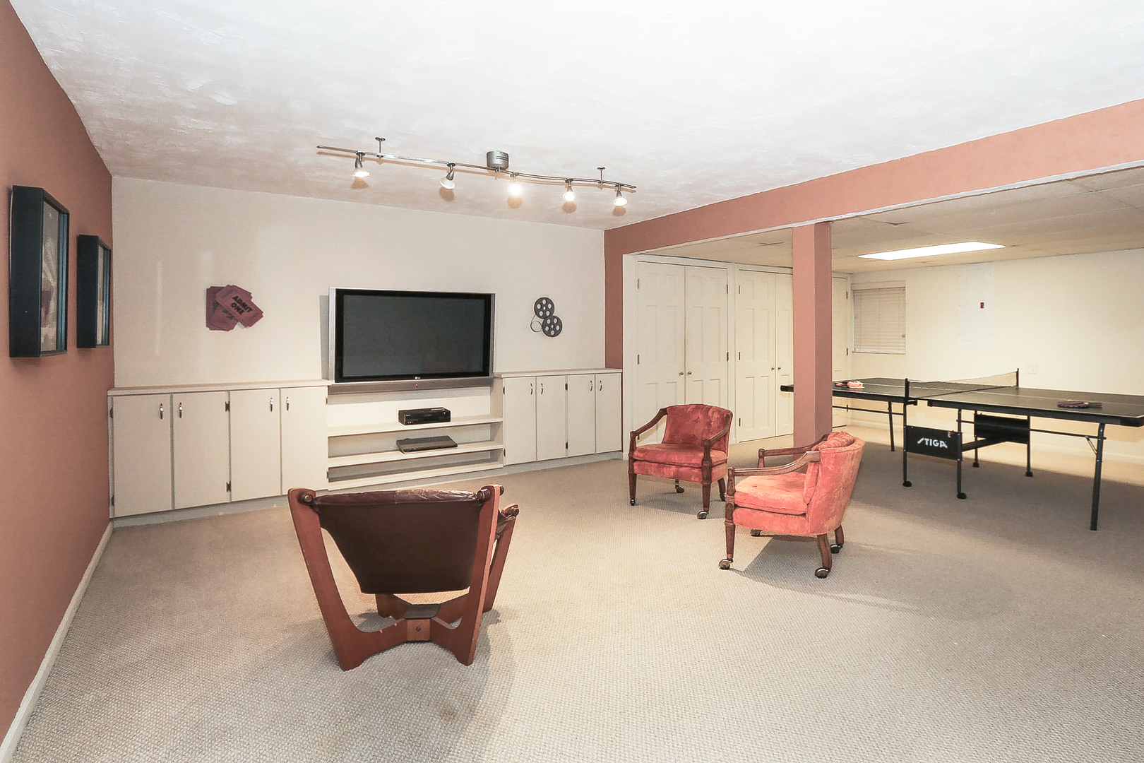 135 Richmond Court, Roselle, IL 60172