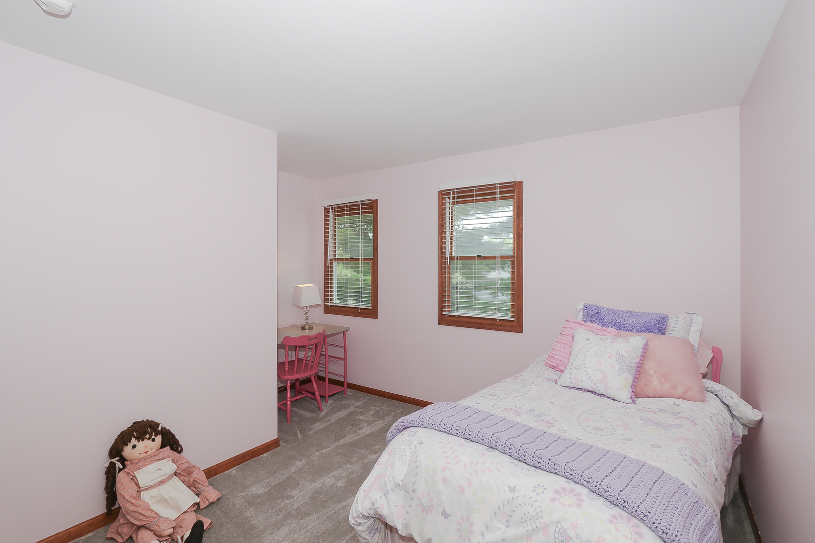 135 Richmond Court, Roselle, IL 60172