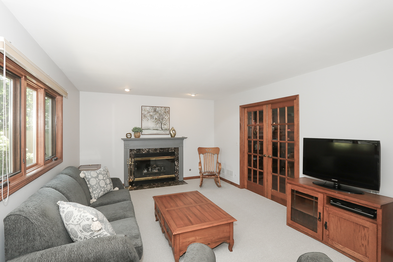 135 Richmond Court, Roselle, IL 60172