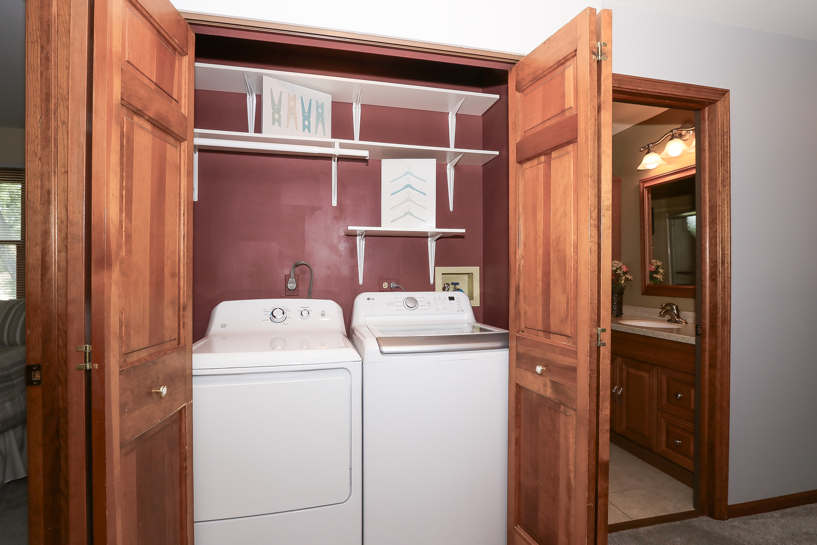 135 Richmond Court, Roselle, IL 60172