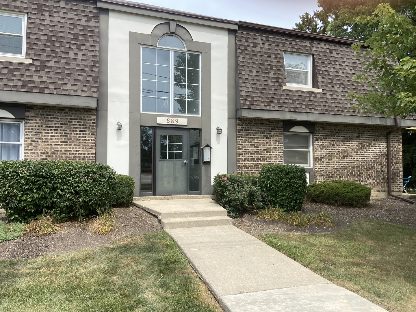 889 Trace Drive #210, Buffalo Grove, IL 60089