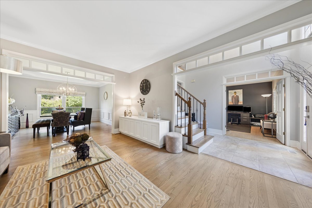 1411 Frenchmans Bend Drive, Naperville, IL 60564