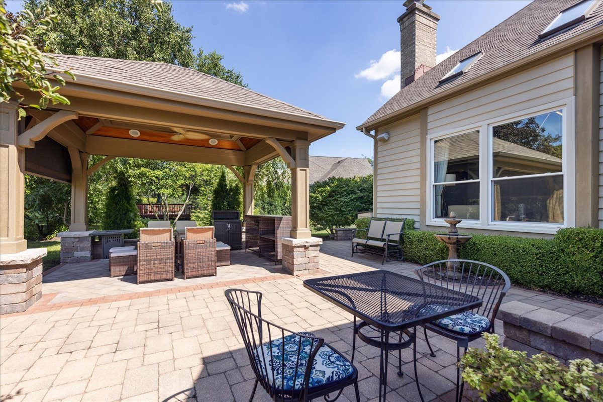 1411 Frenchmans Bend Drive, Naperville, IL 60564