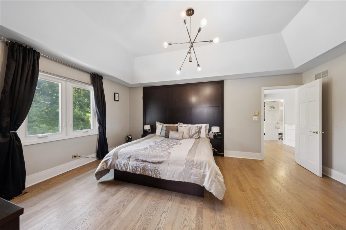 1411 Frenchmans Bend Drive, Naperville, IL 60564