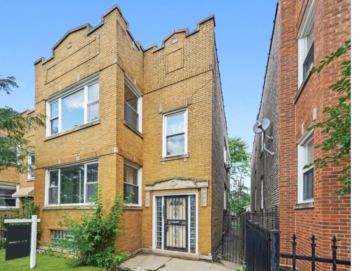 5010 W Division Street, Chicago, IL 60651
