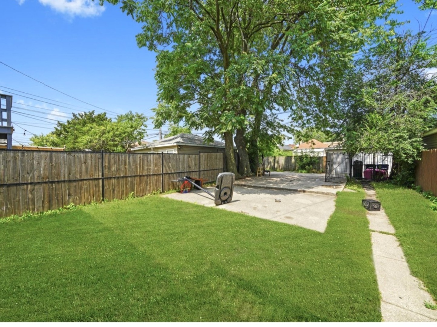 5010 W Division Street, Chicago, IL 60651