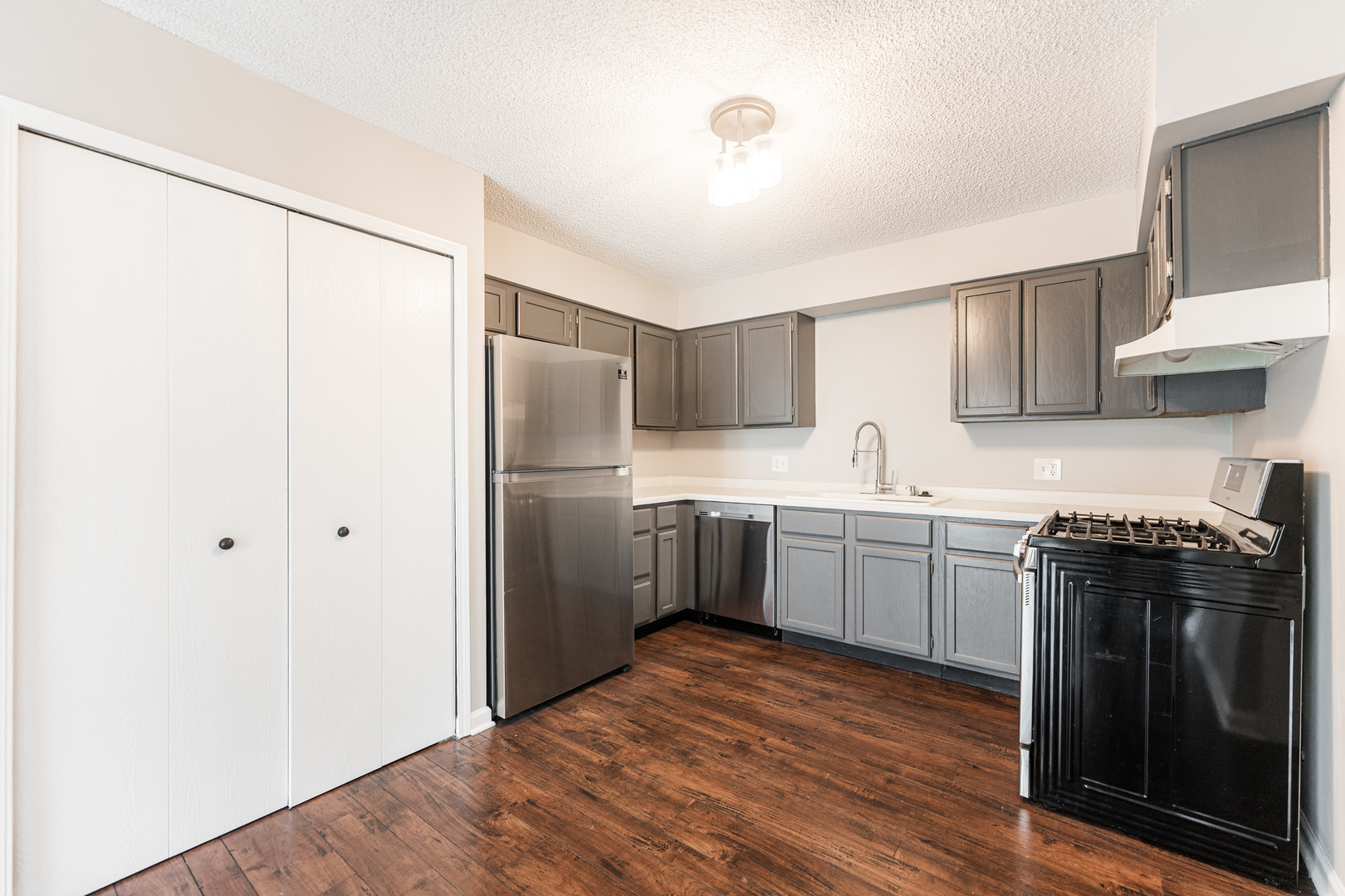 281 S Harrison Street #281, Geneva, IL 60134