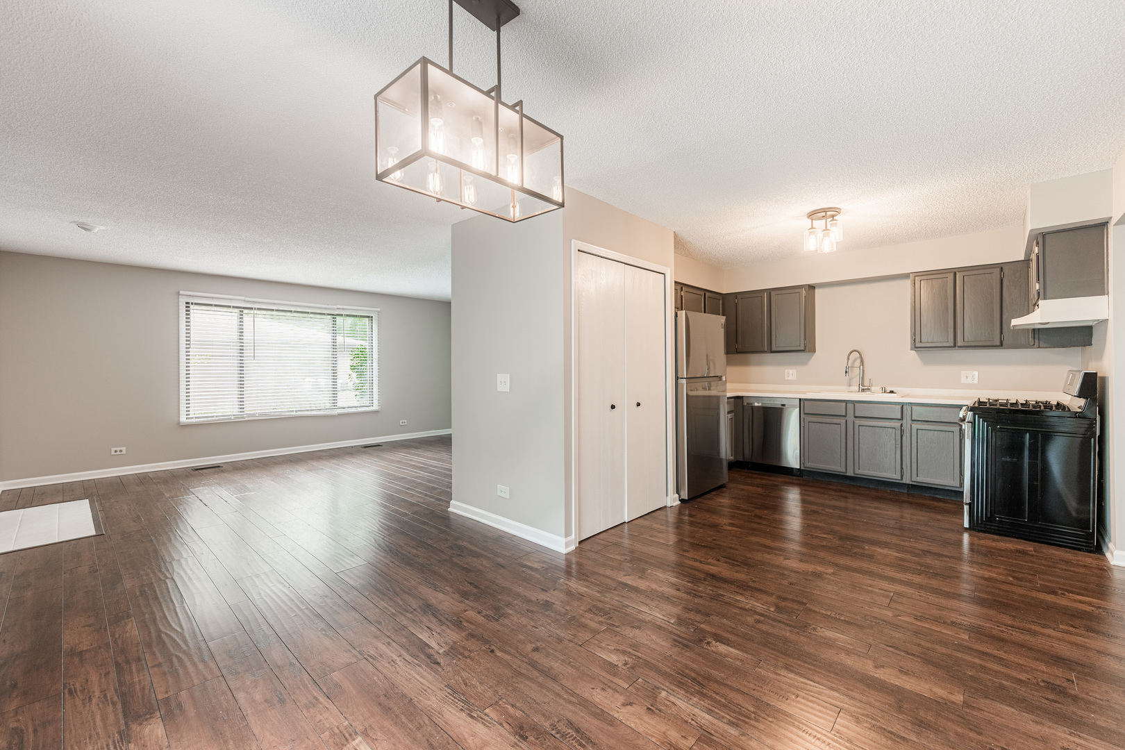 281 S Harrison Street #281, Geneva, IL 60134