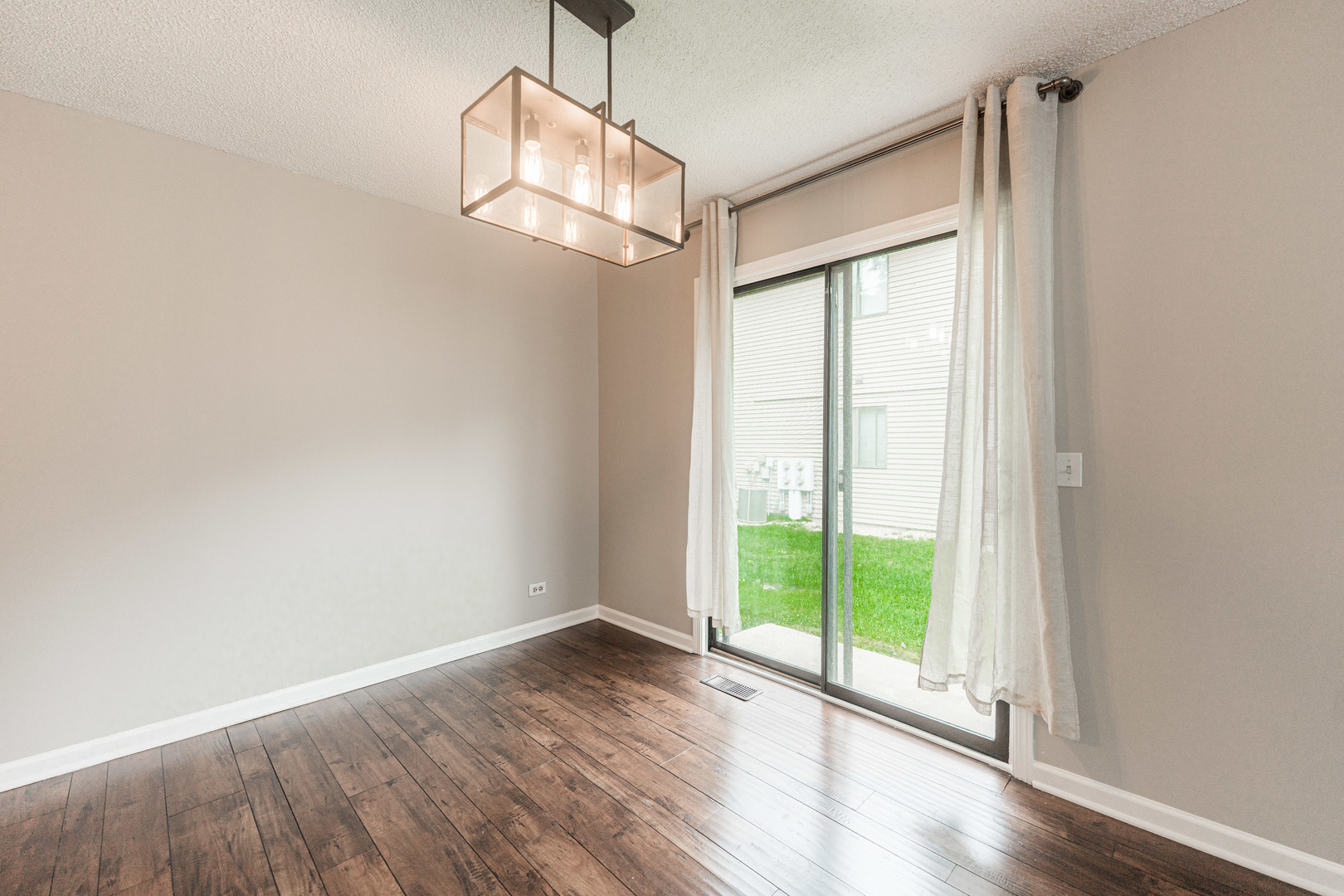 281 S Harrison Street #281, Geneva, IL 60134