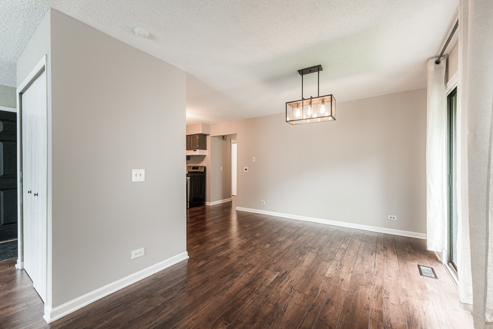 281 S Harrison Street #281, Geneva, IL 60134