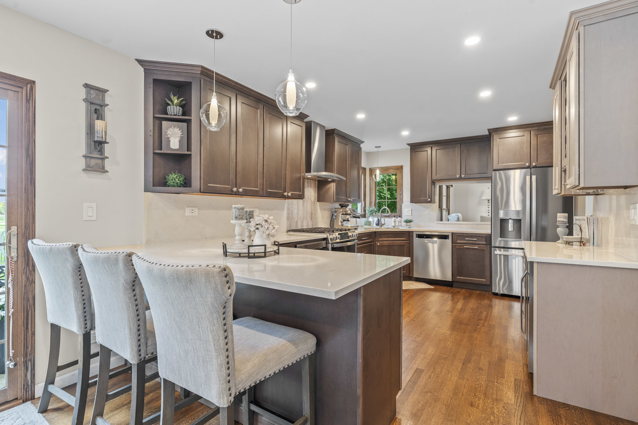 382 Newberry Drive, Elk Grove Village, IL 60007