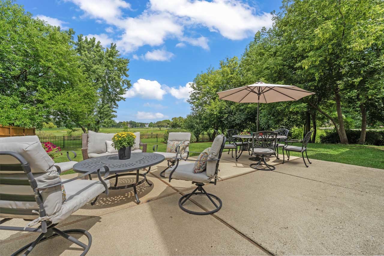 382 Newberry Drive, Elk Grove Village, IL 60007