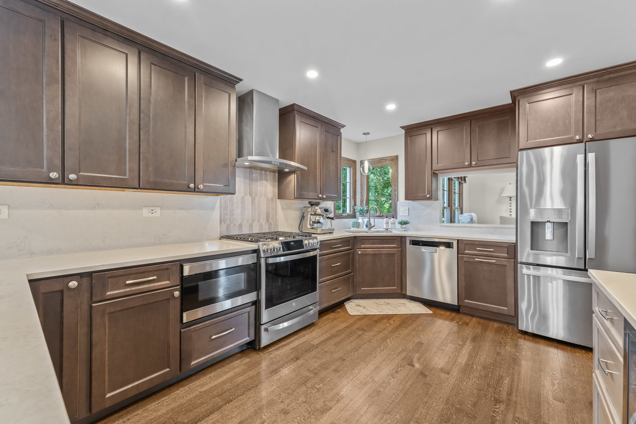 382 Newberry Drive, Elk Grove Village, IL 60007