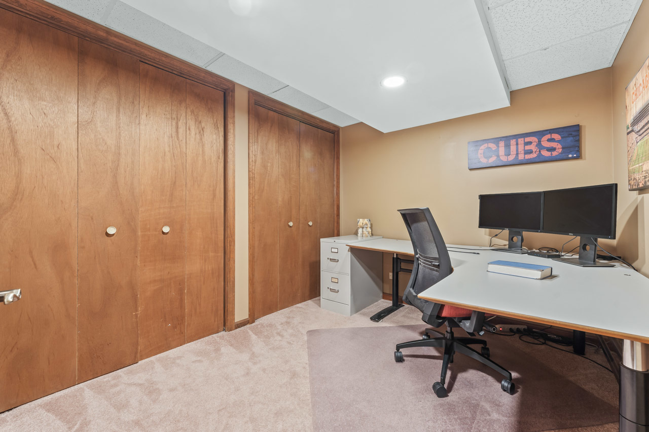 382 Newberry Drive, Elk Grove Village, IL 60007
