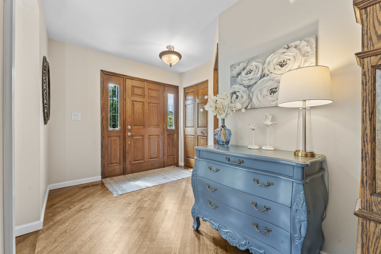 382 Newberry Drive, Elk Grove Village, IL 60007
