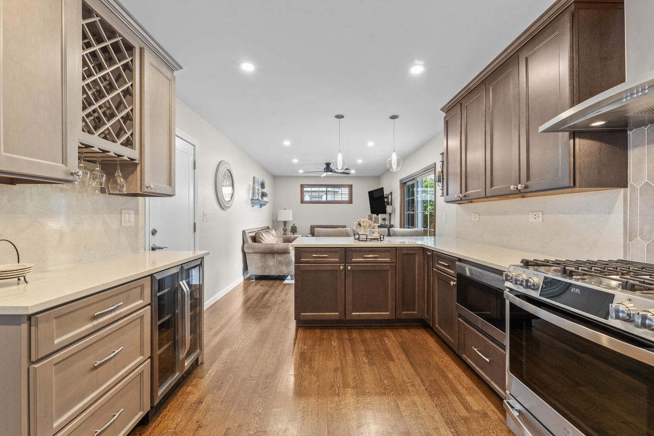 382 Newberry Drive, Elk Grove Village, IL 60007