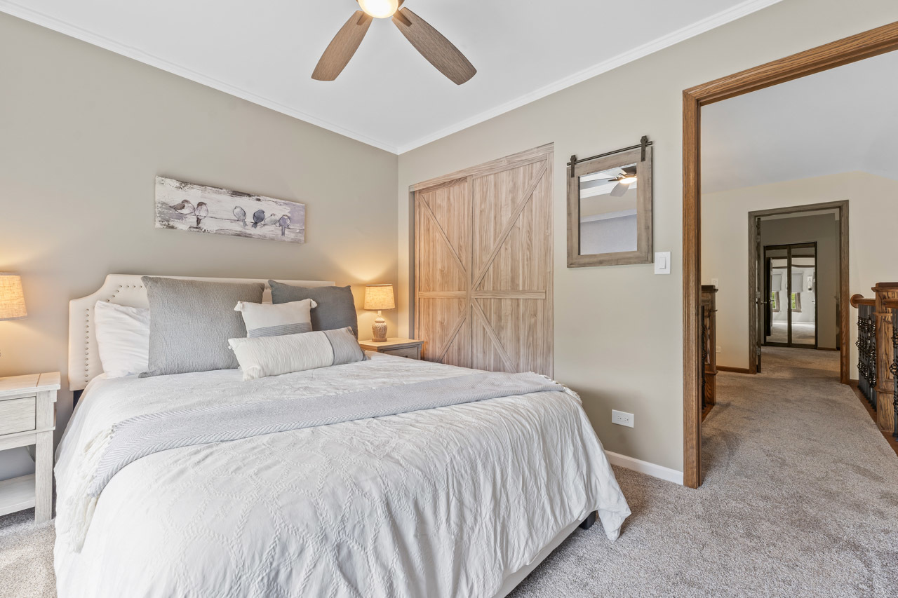 382 Newberry Drive, Elk Grove Village, IL 60007