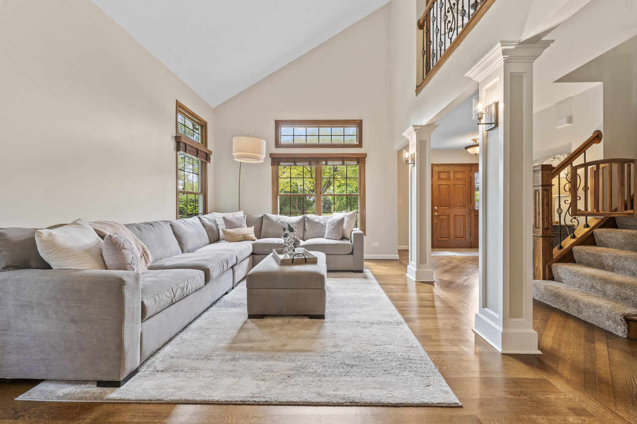 382 Newberry Drive, Elk Grove Village, IL 60007