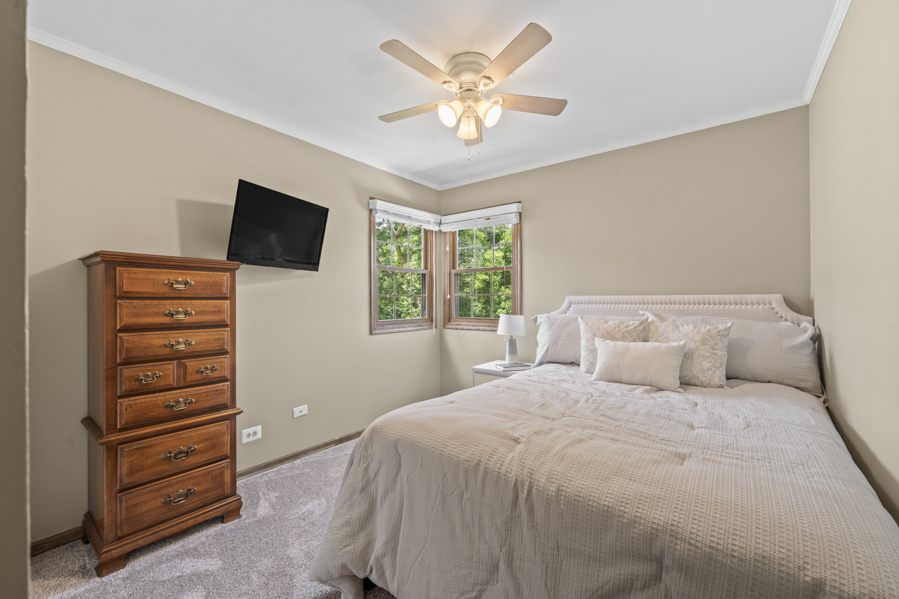 382 Newberry Drive, Elk Grove Village, IL 60007