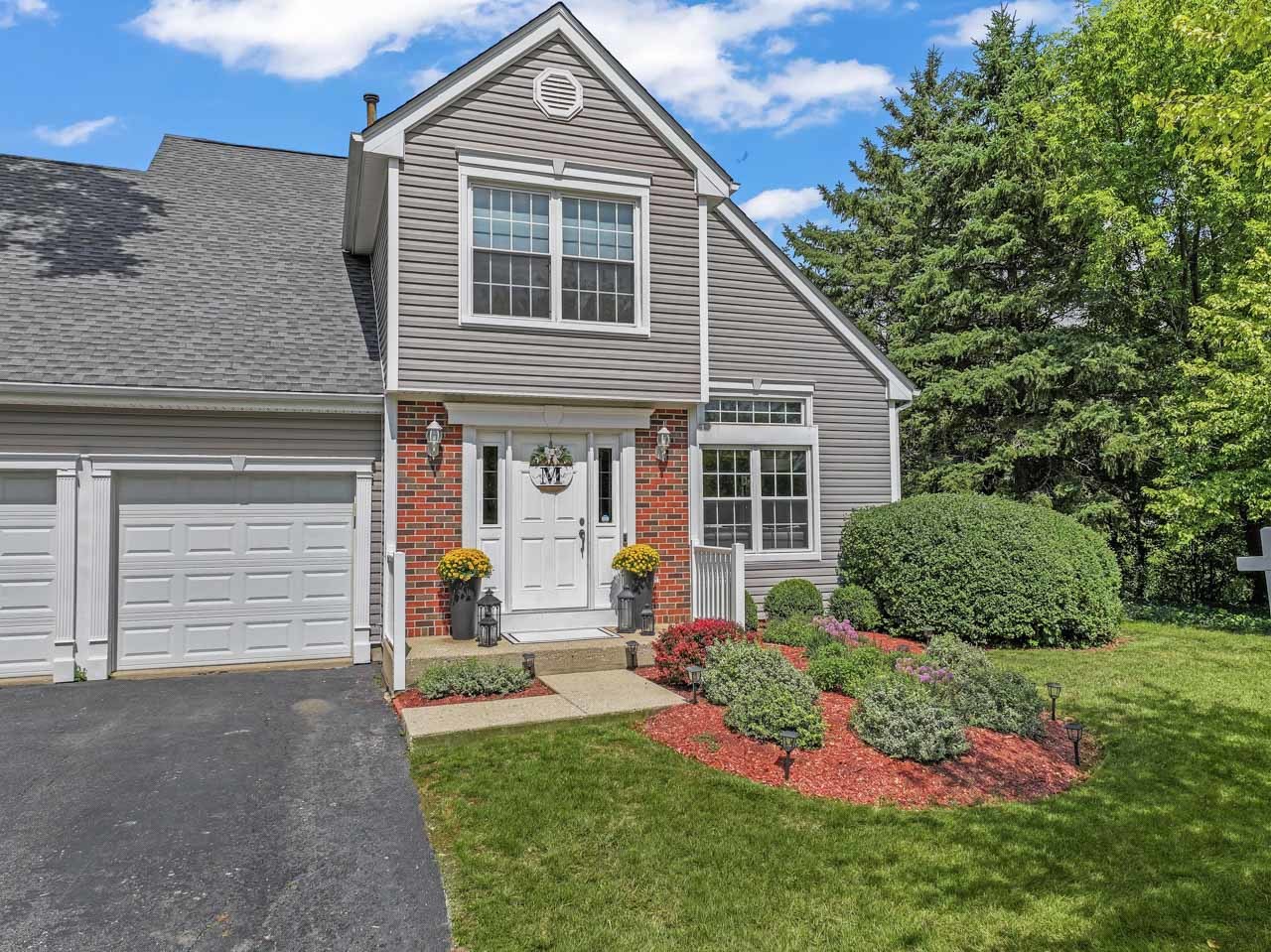 382 Newberry Drive, Elk Grove Village, IL 60007