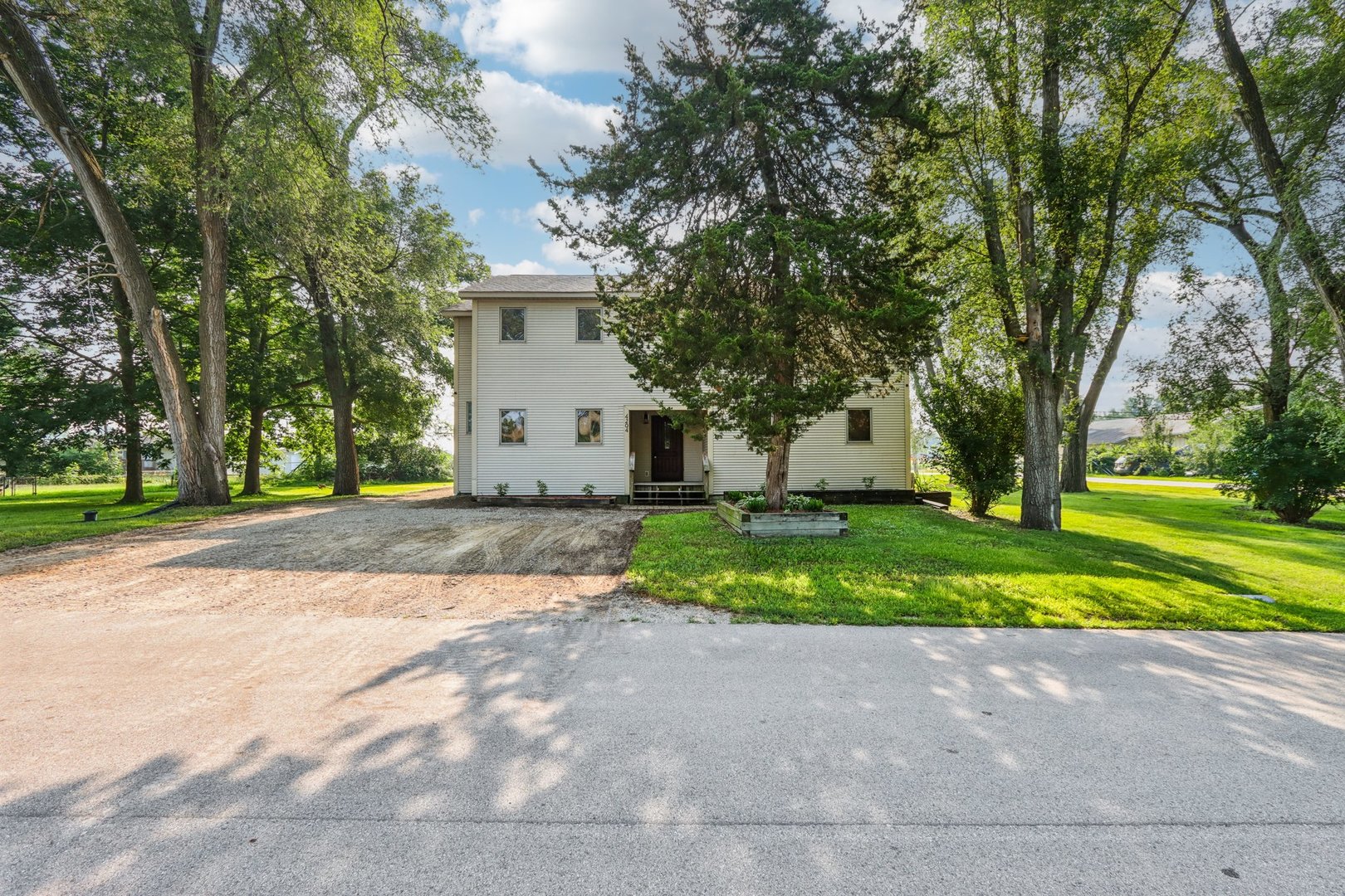 4204 East Drive, Wonder Lake, IL 60097