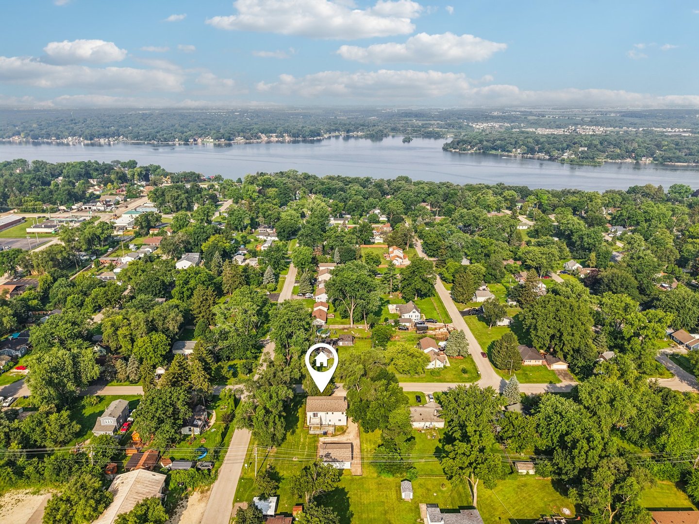 4204 East Drive, Wonder Lake, IL 60097