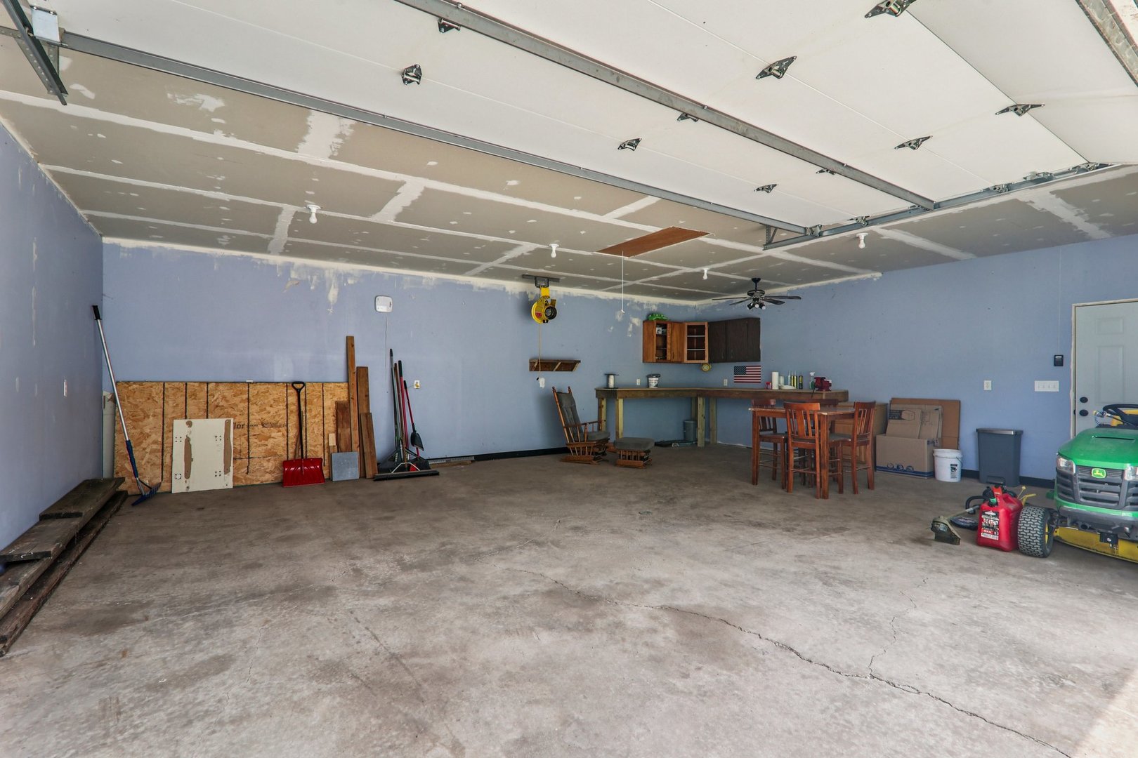 4204 East Drive, Wonder Lake, IL 60097