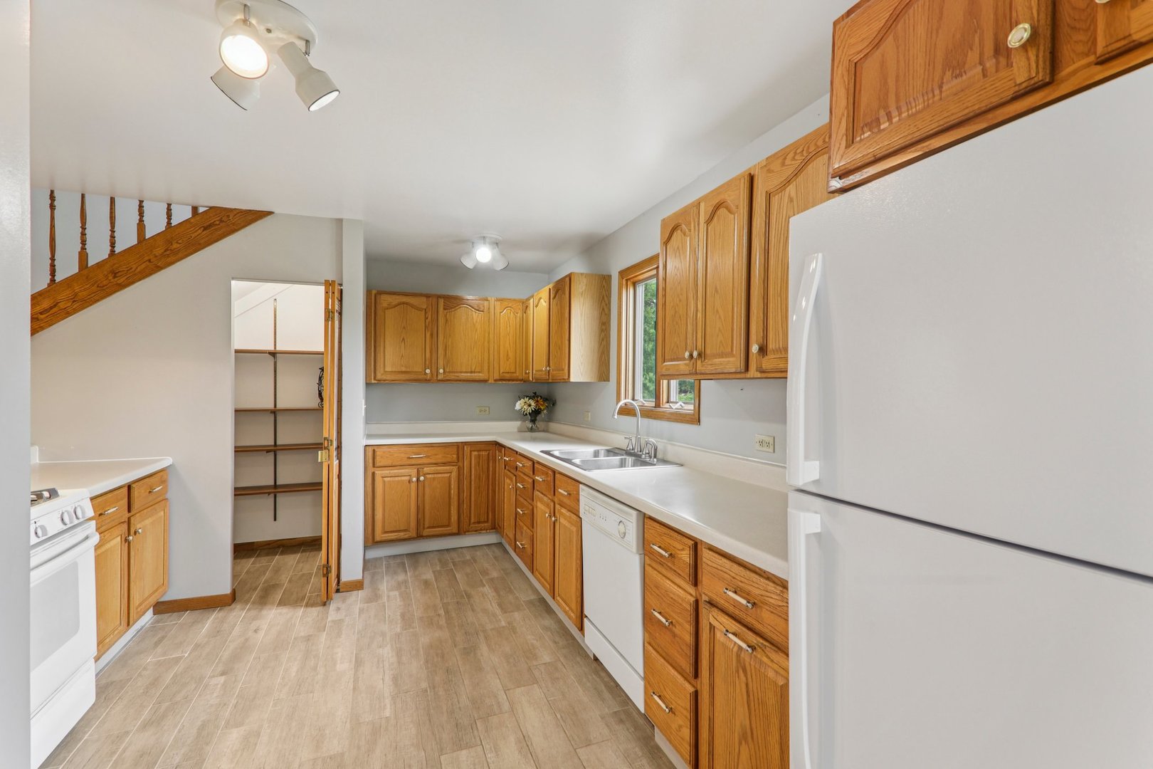 4204 East Drive, Wonder Lake, IL 60097