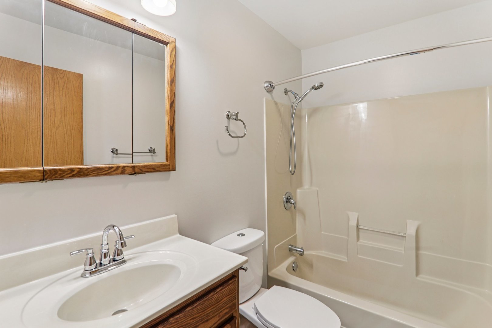 4204 East Drive, Wonder Lake, IL 60097