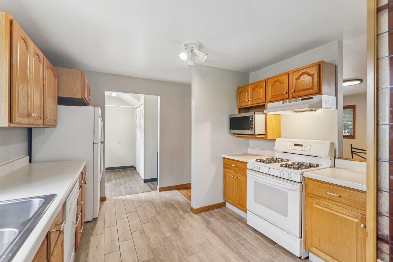 4204 East Drive, Wonder Lake, IL 60097