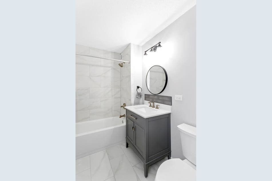 2 E Erie Street #1402, Chicago, IL 60611