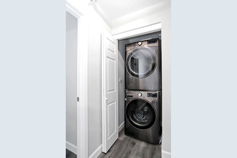 2 E Erie Street #1402, Chicago, IL 60611