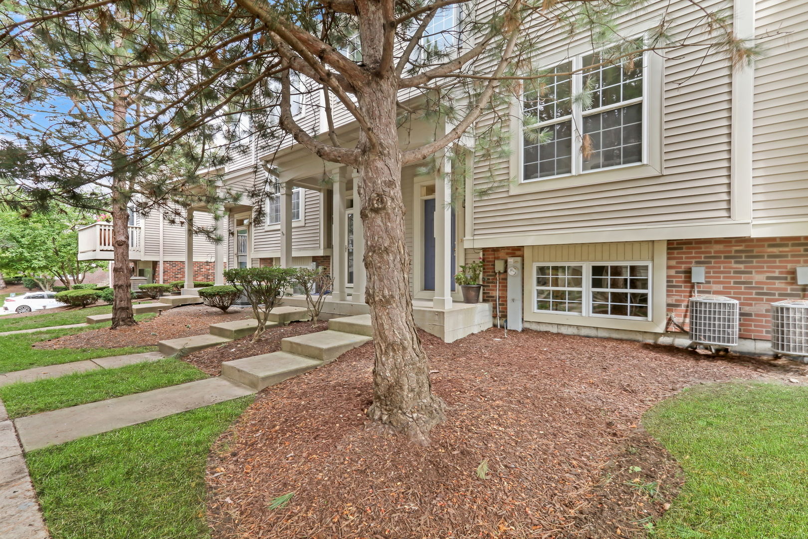31659 N Tallgrass Court, McHenry, IL 60051