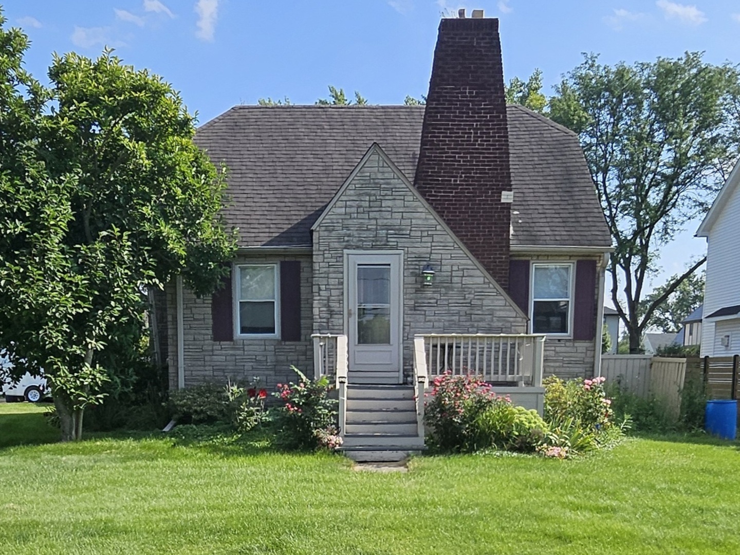 15W201 E Harvard Street, Elmhurst, IL 60126