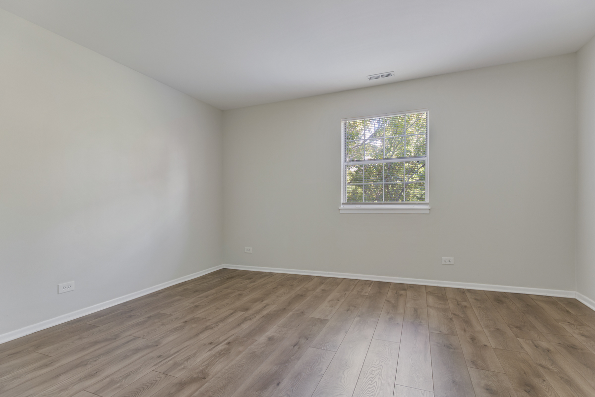 47 GANT Circle #E, Streamwood, IL 60107