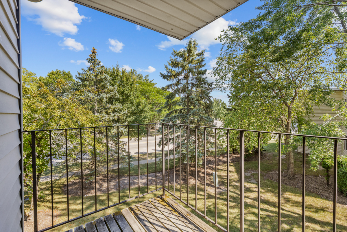 47 GANT Circle #E, Streamwood, IL 60107
