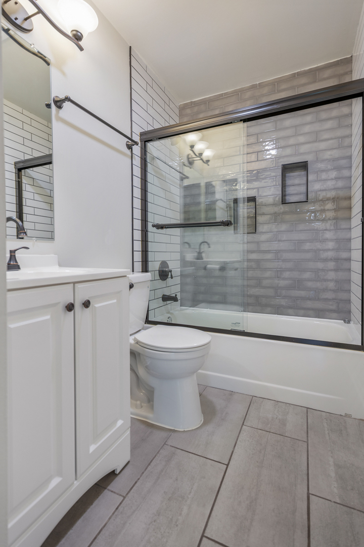 47 GANT Circle #E, Streamwood, IL 60107